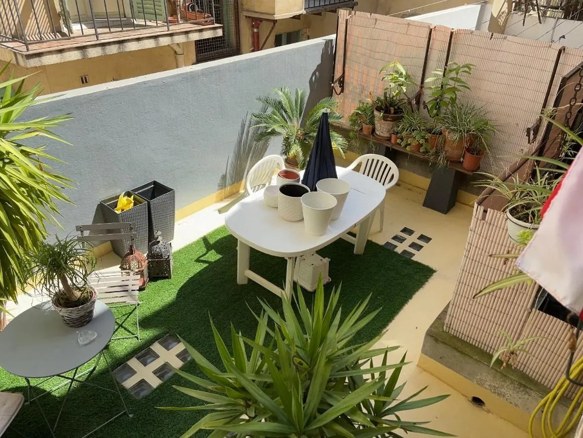 Room For Nudists Near Nice Port In A Shared Apartment Франция