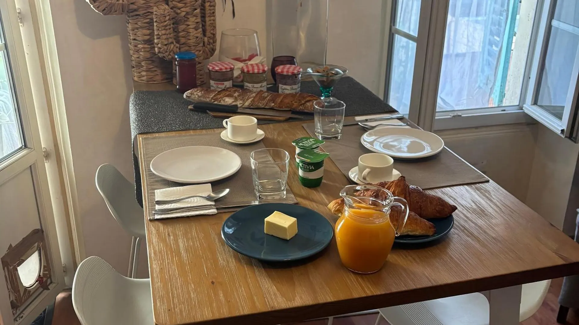 Room For Nudists Near Nice Port In A Shared Apartment Кемпинг
