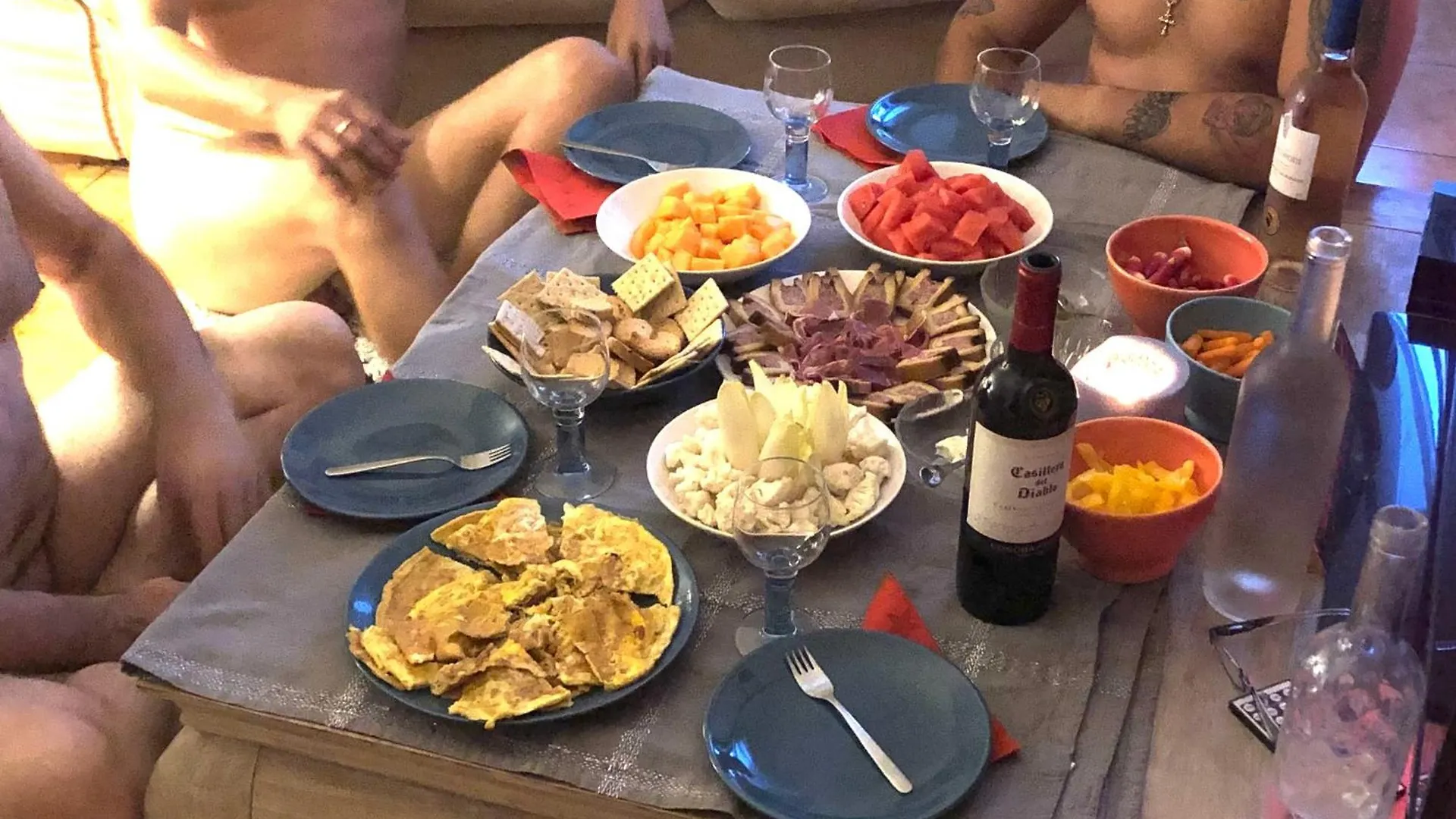 Room For Nudists Near Nice Port In A Shared Apartment Francie