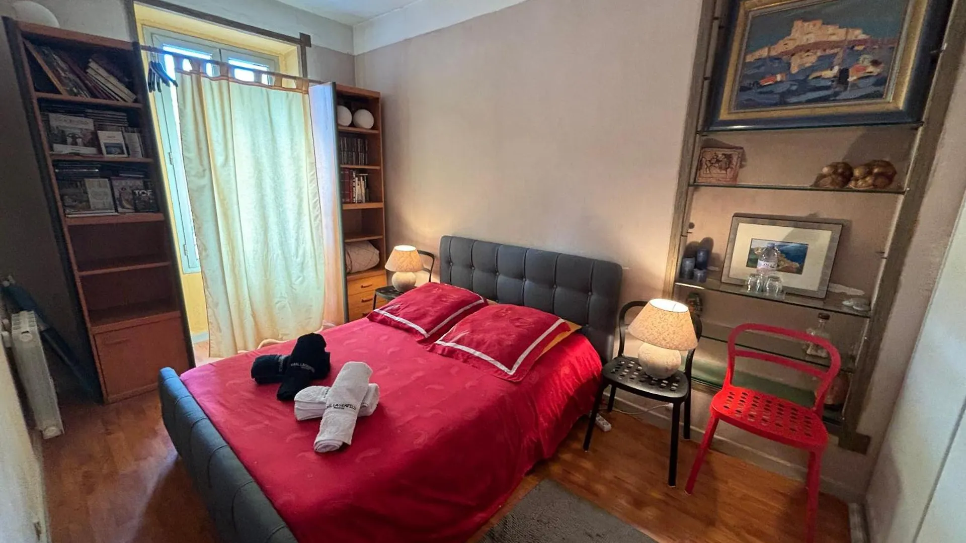 Kemp Room For Nudists Near Nice Port In A Shared Apartment